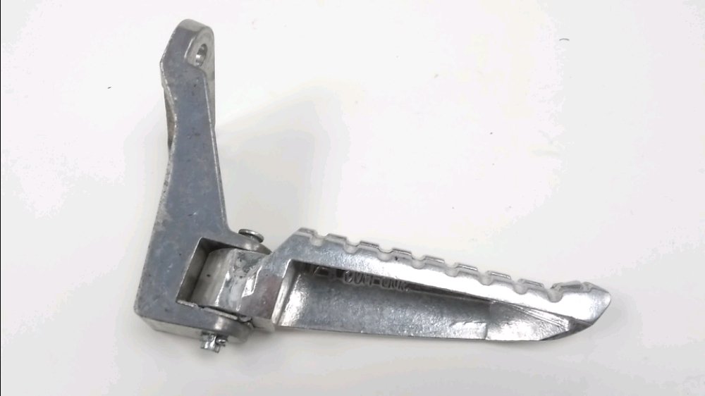 PLATINE ET REPOSE PIEDS ARRIERE DROIT