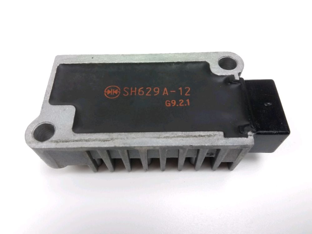 REGULATEUR DE TENSION