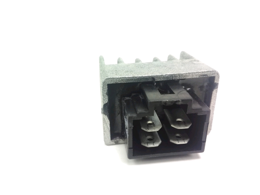 REGULATEUR DE TENSION