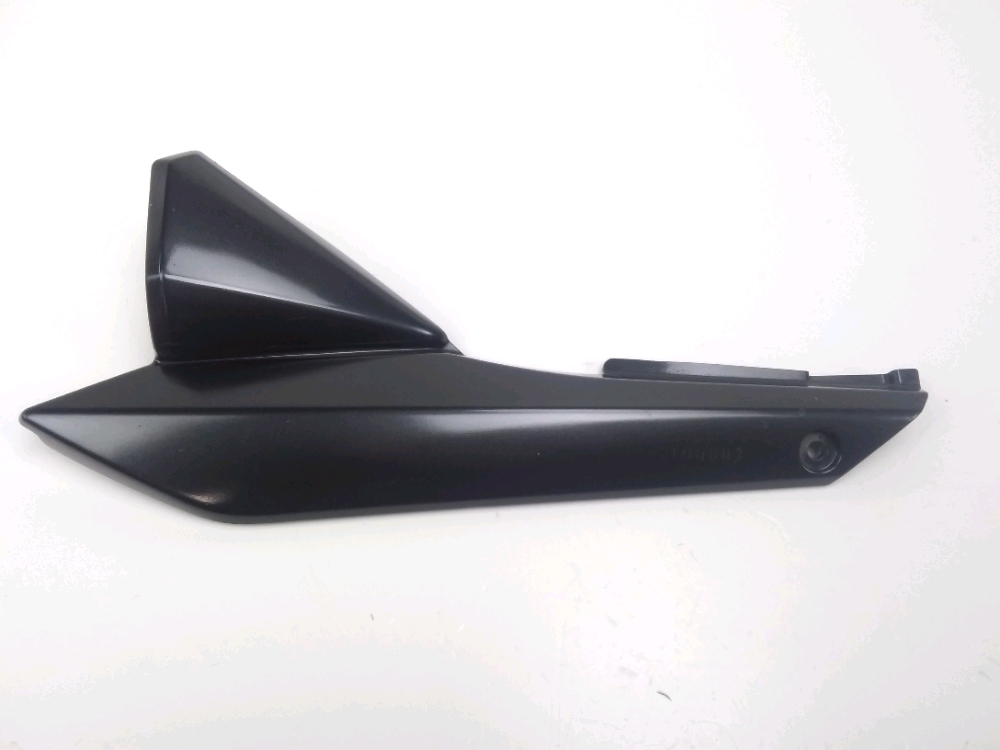 CACHE LATERAL GAUCHE