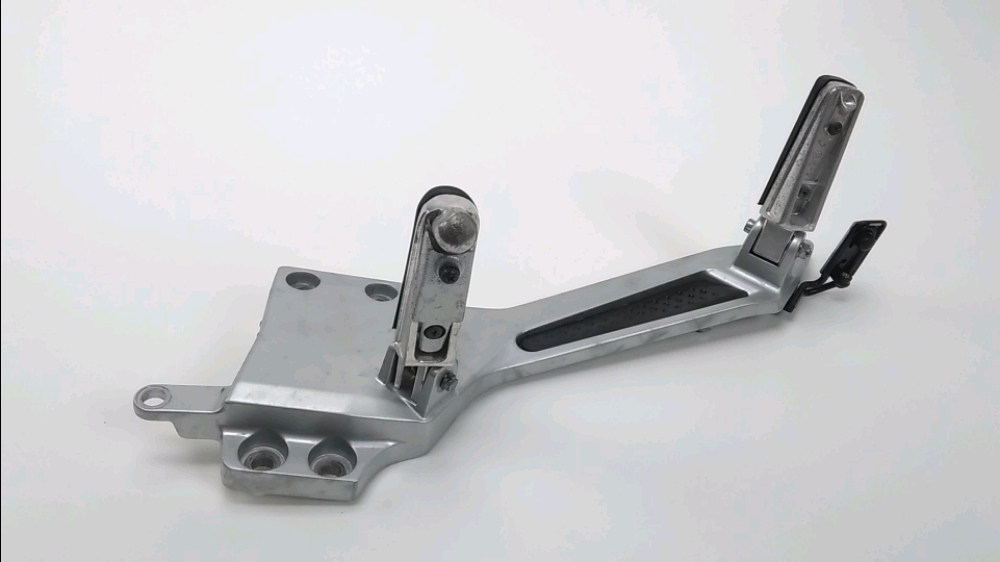 Platine avant gauche complete