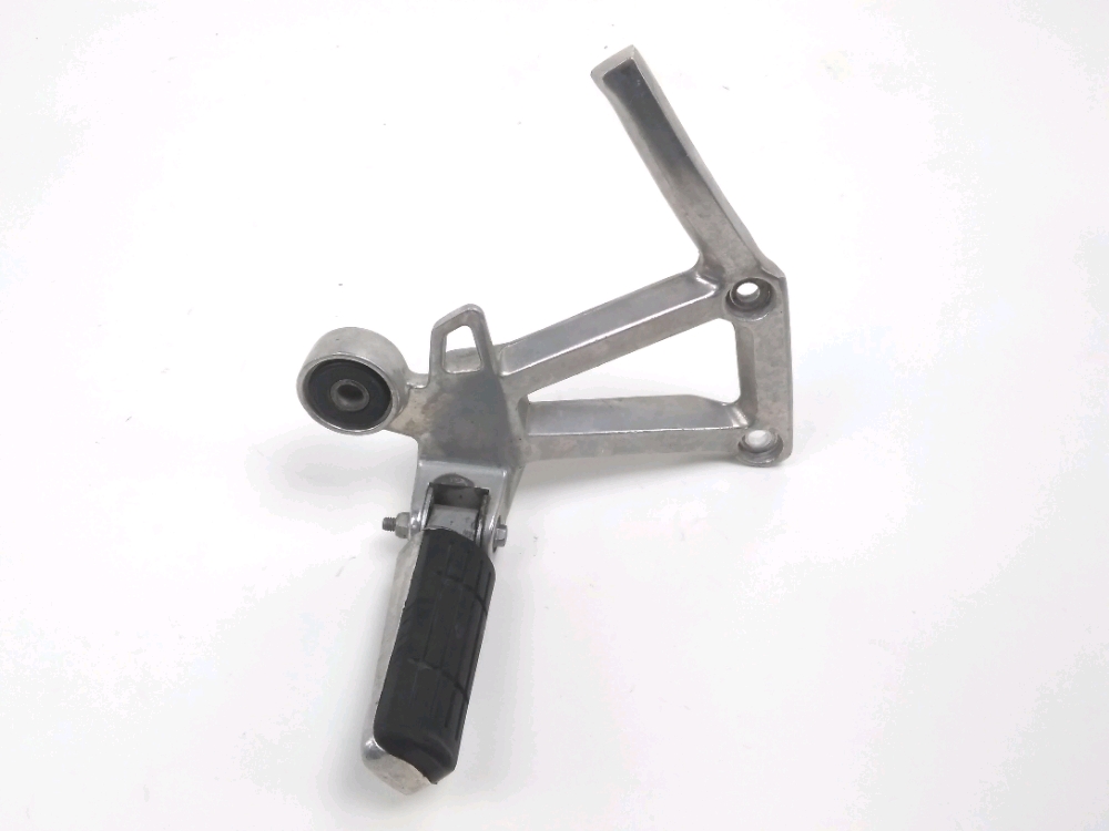 PLATINE ET REPOSE PIEDS ARRIERE DROIT