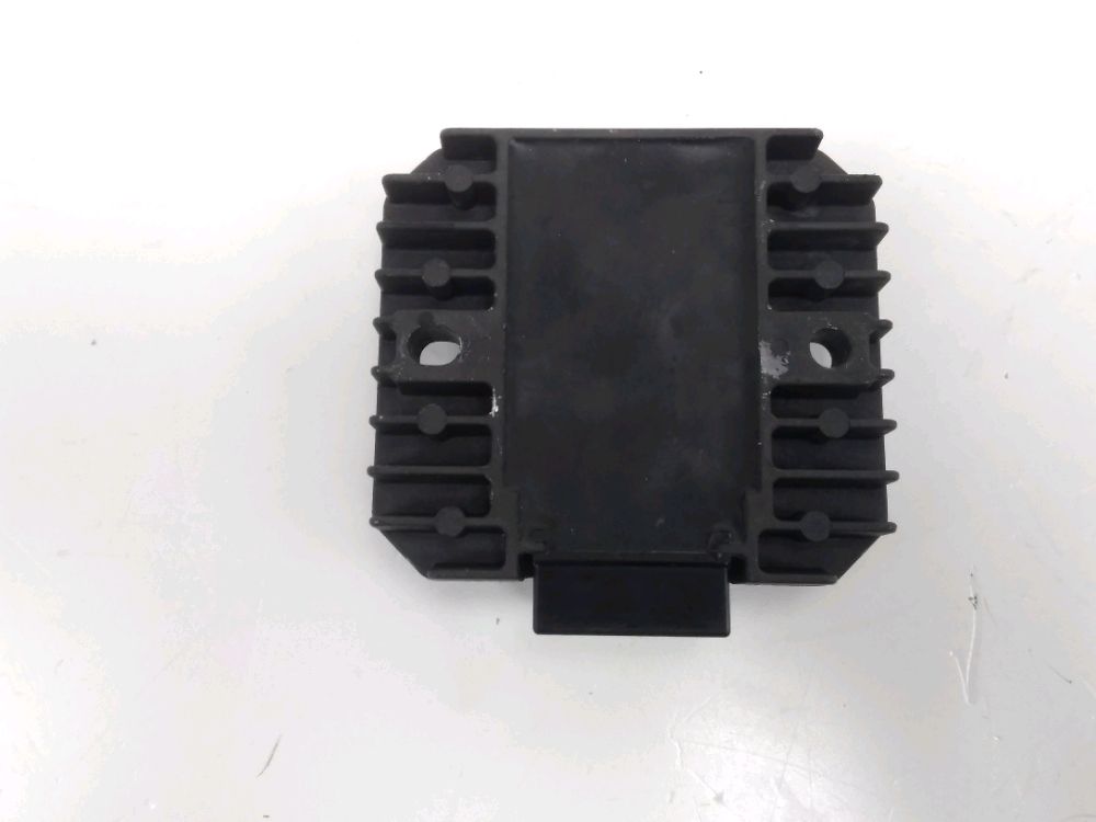 REGULATEUR DE TENSION
