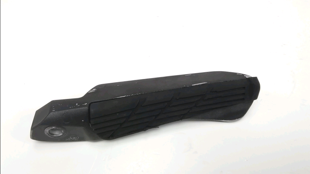 Repose pieds arriere gauche