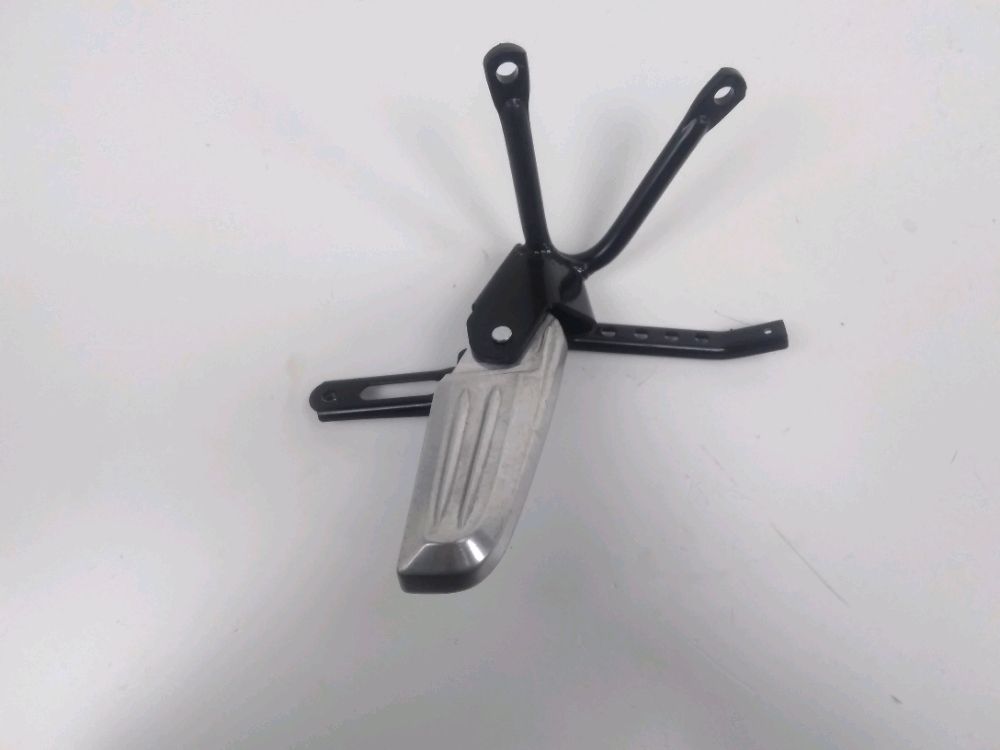 PLATINE ET REPOSE PIEDS ARRIERE DROIT