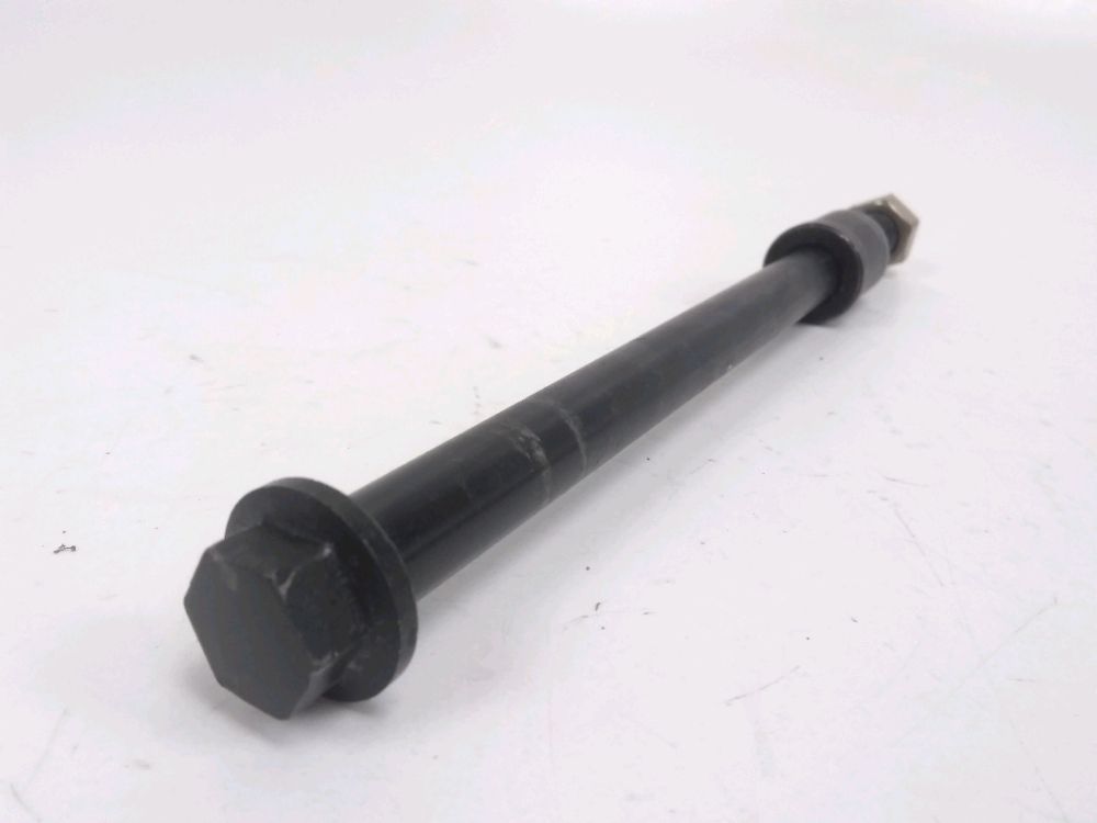 AXE DE ROUE AVANT