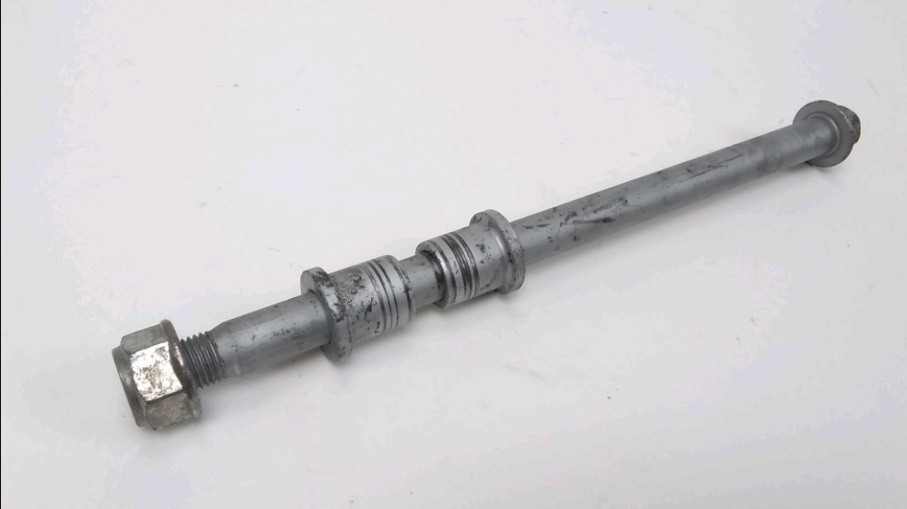 Axe de roue avant