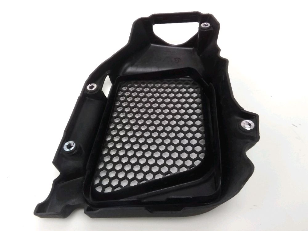 GRILLE DE RADIATEUR
