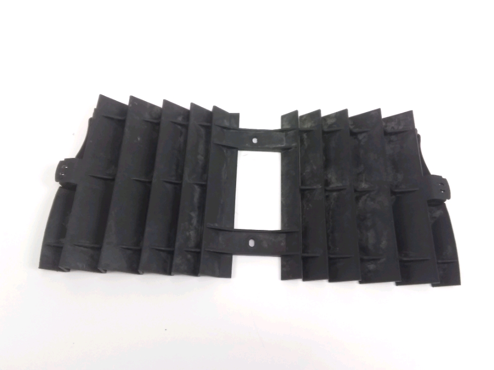 GRILLE DE RADIATEUR