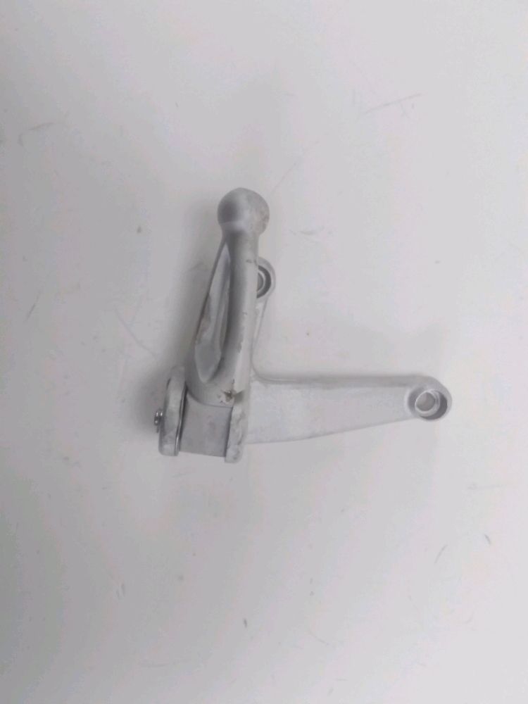 Platine et repose pieds arriere droit