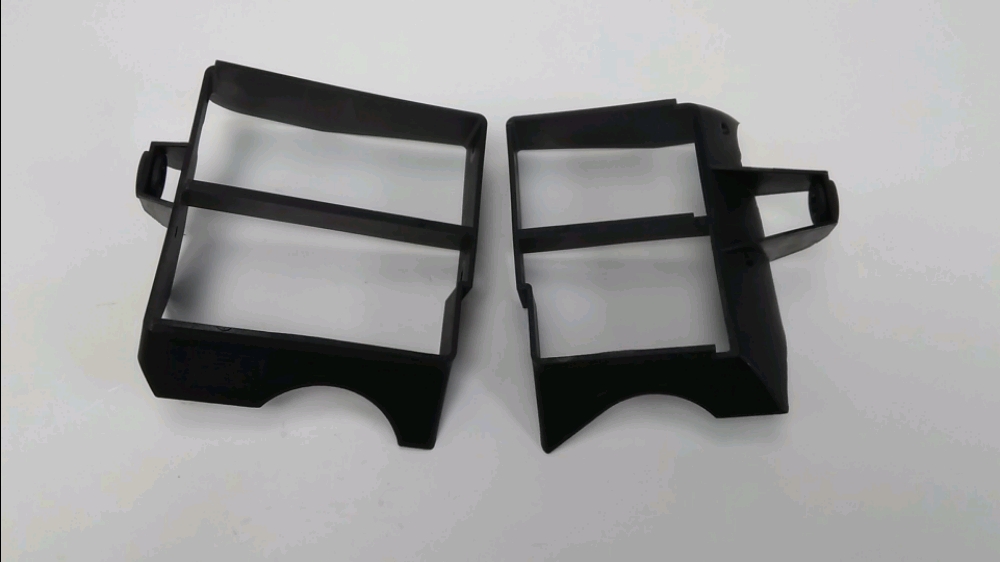 GRILLE DE RADIATEUR