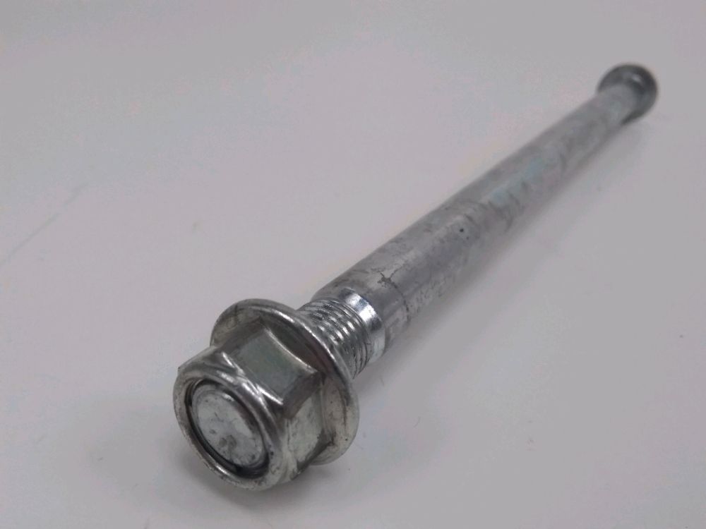 AXE DE ROUE ARRIERE