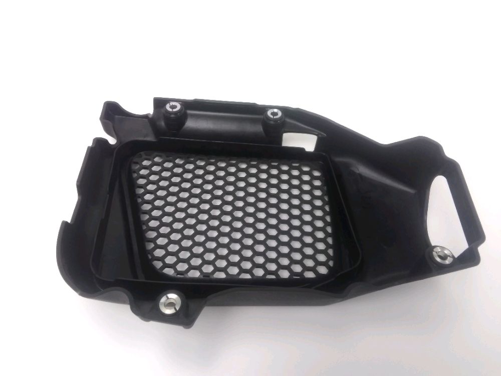 GRILLE DE RADIATEUR