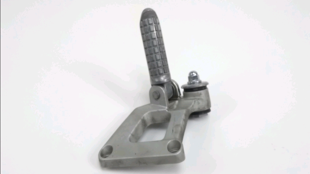 PLATINE ET REPOSE PIEDS ARRIERE DROIT