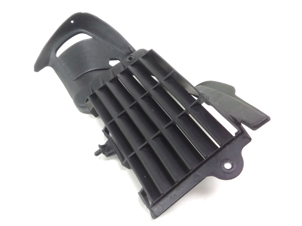 GRILLE DE RADIATEUR