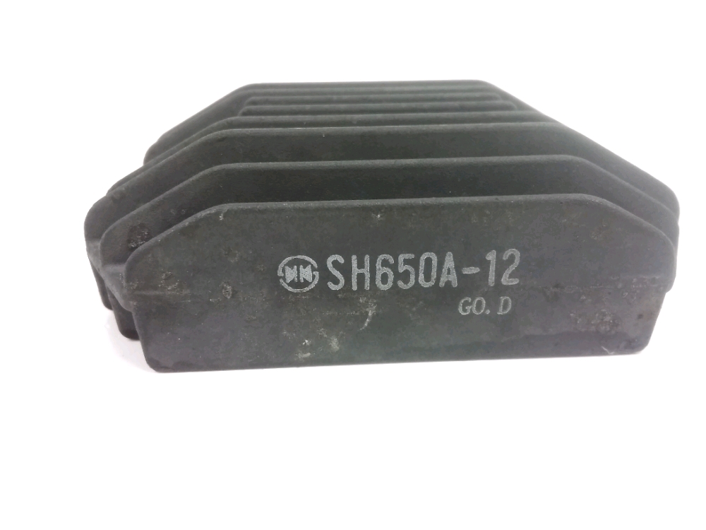 REGULATEUR DE TENSION