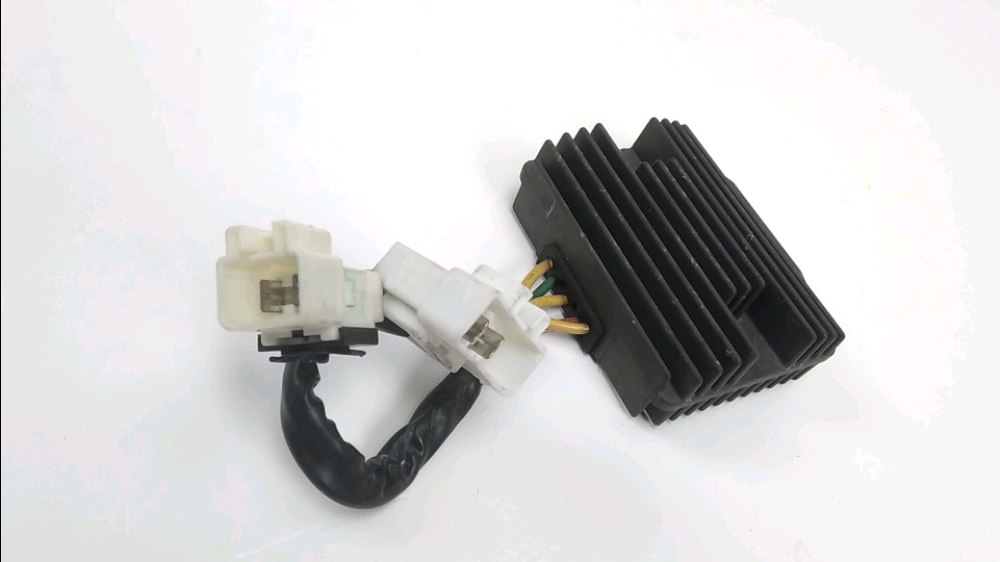 REGULATEUR DE TENSION