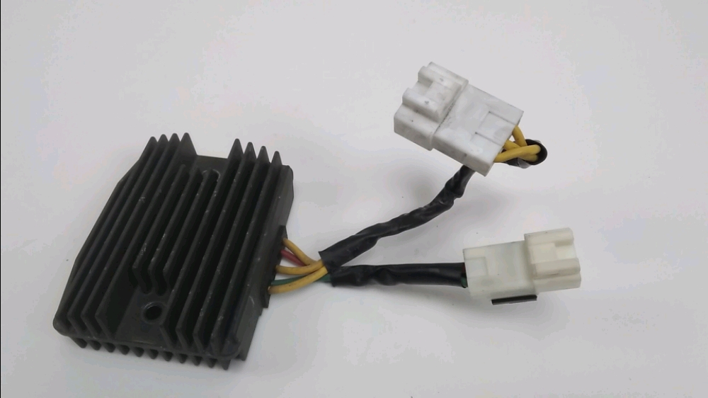 REGULATEUR DE TENSION