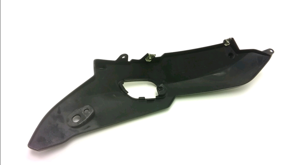 CACHE LATERAL GAUCHE