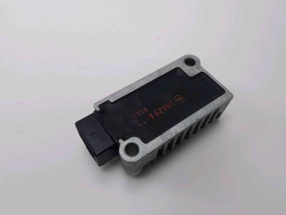 REGULATEUR DE TENSION