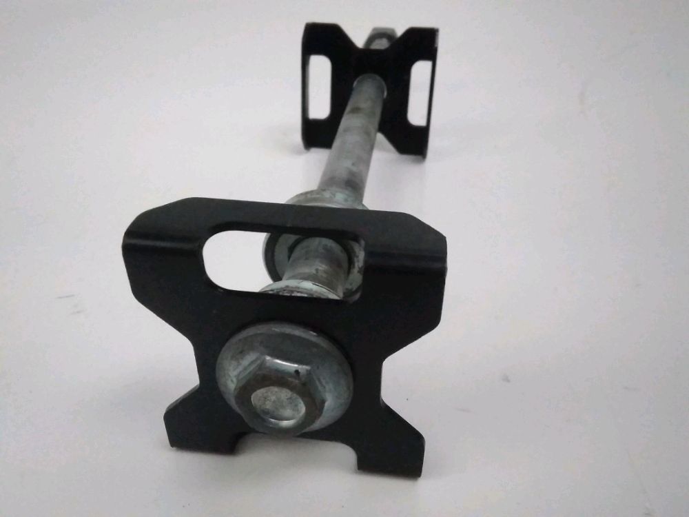 AXE DE ROUE ARRIERE