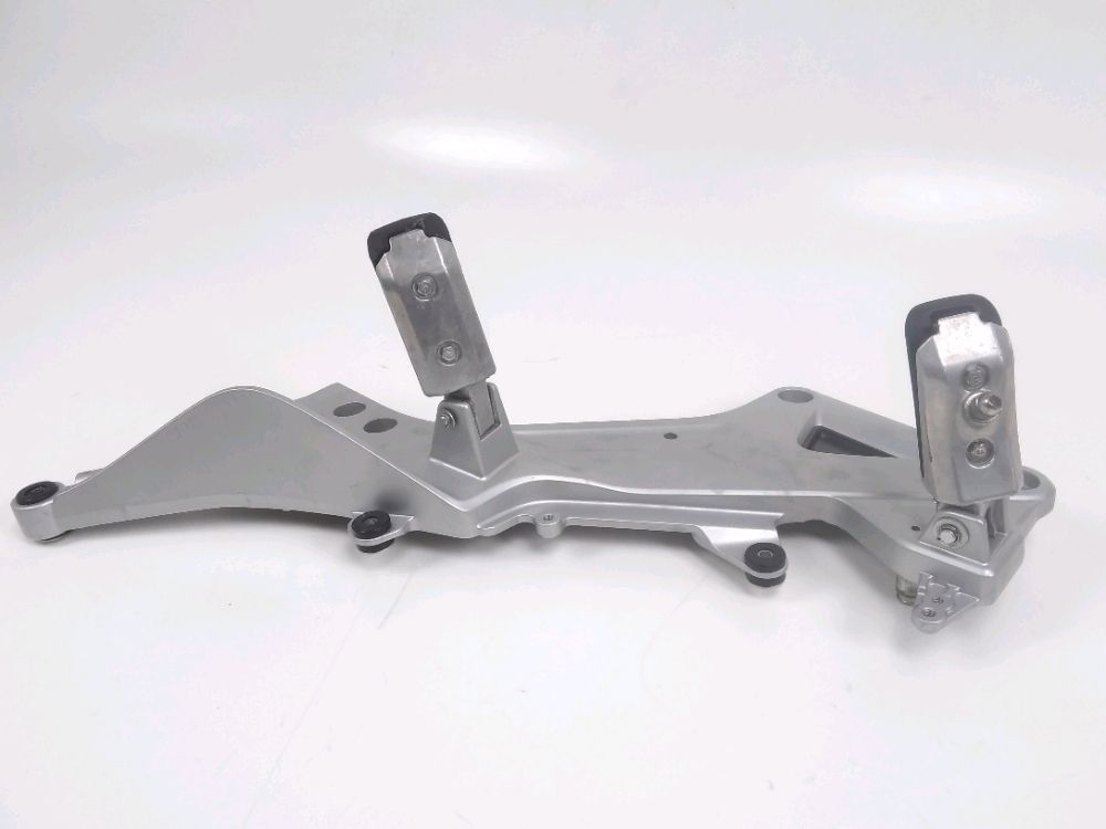 PLATINE AVANT DROITE COMPLETE