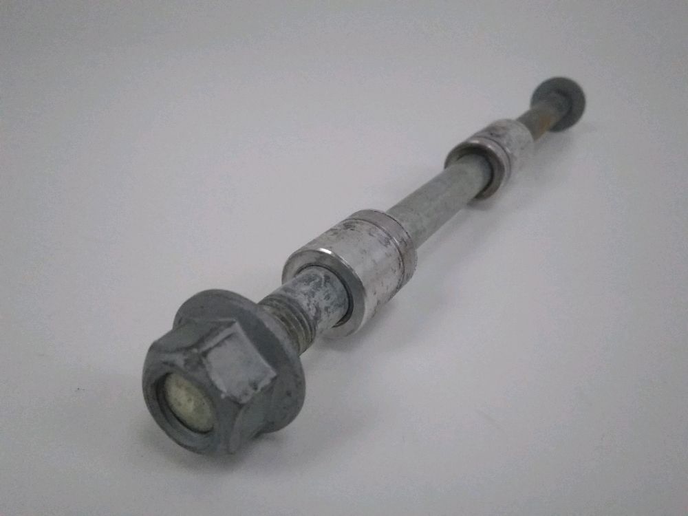 AXE DE ROUE AVANT