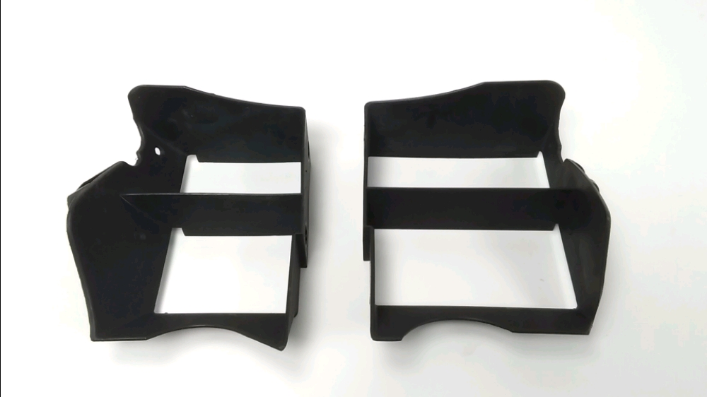 GRILLE DE RADIATEUR