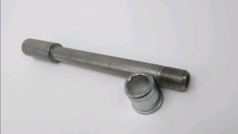 AXE DE ROUE AVANT