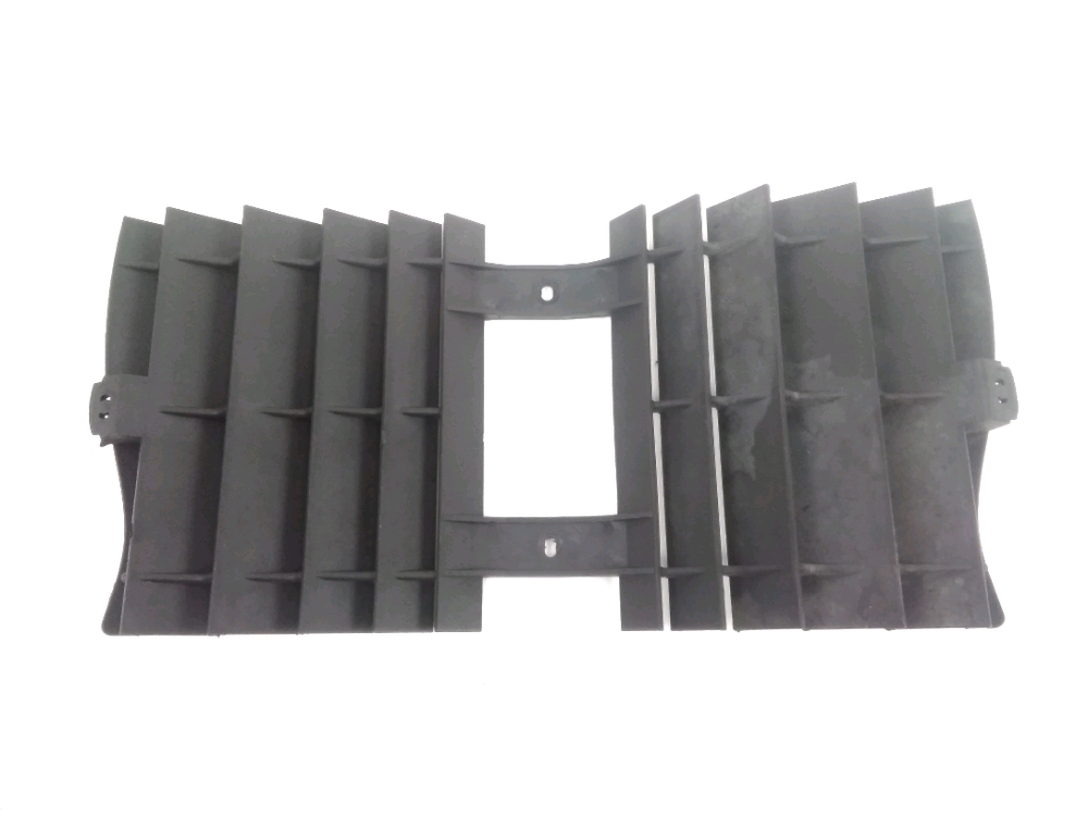 GRILLE DE RADIATEUR