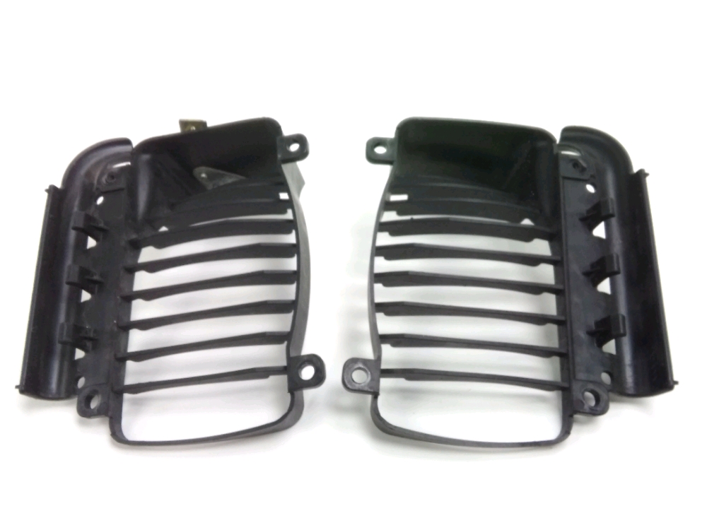 GRILLE DE RADIATEUR