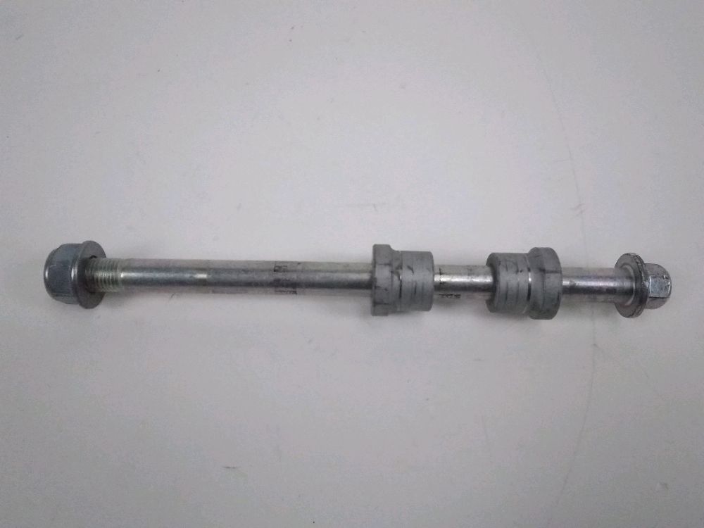 Axe de roue avant