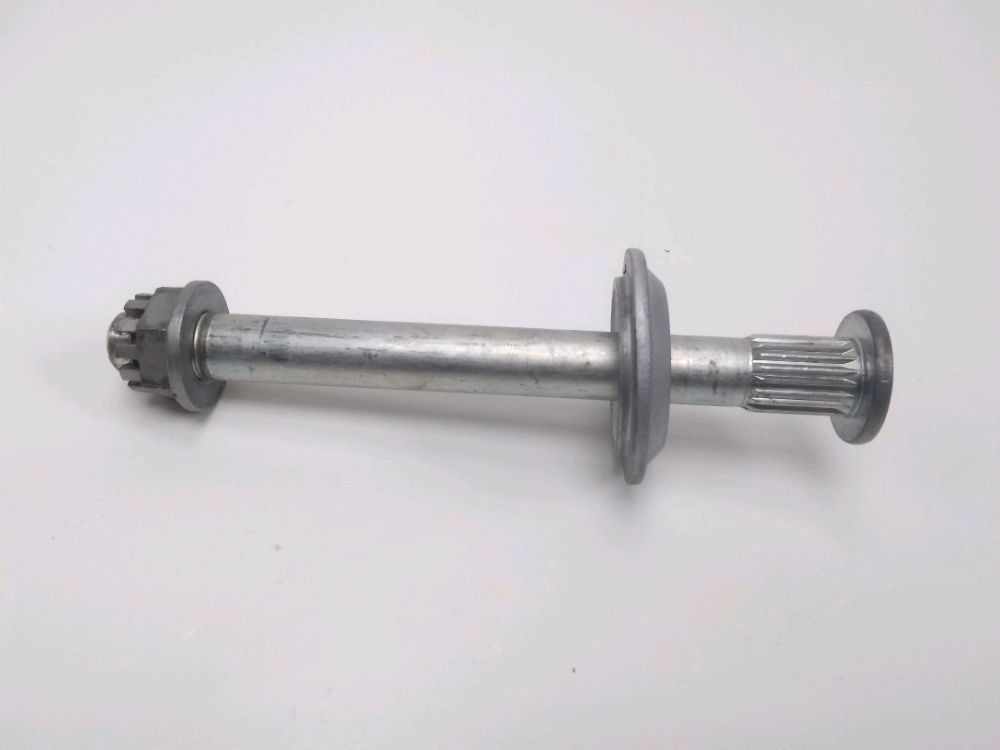 Axe de roue arriere