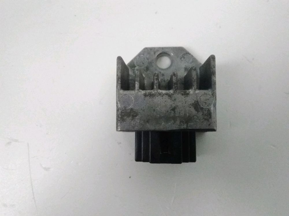 REGULATEUR DE TENSION