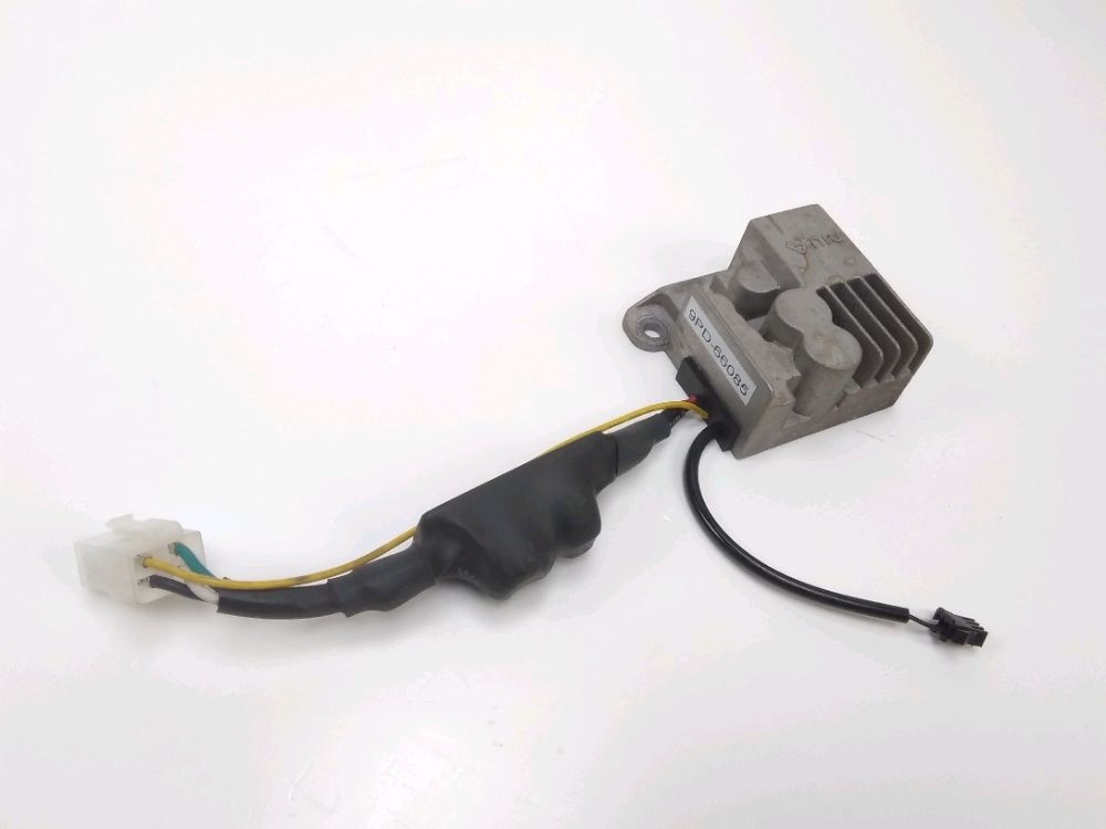 REGULATEUR DE TENSION