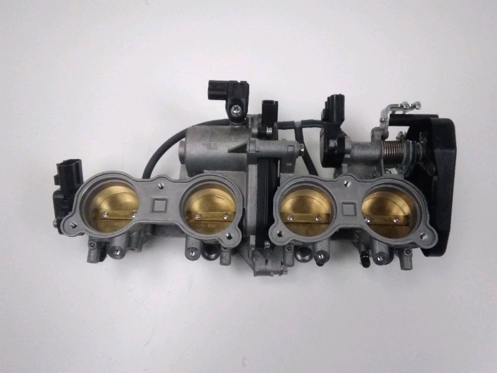 Corps d'injection droit