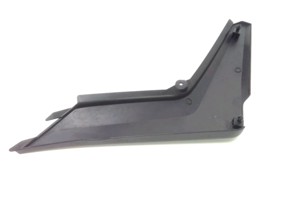 CACHE LATERAL DROIT