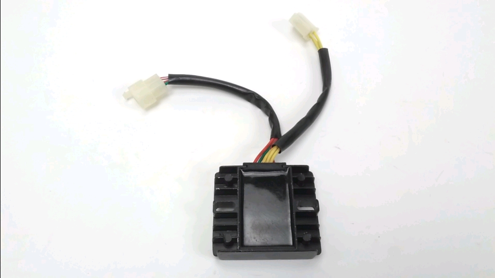 REGULATEUR DE TENSION