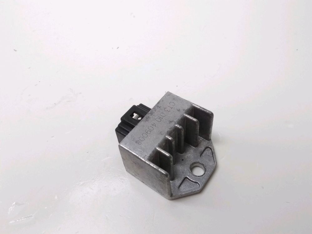 REGULATEUR DE TENSION