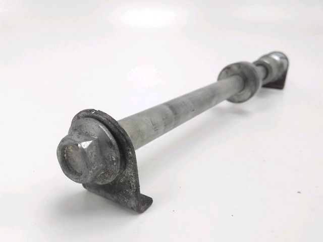 AXE DE ROUE ARRIERE