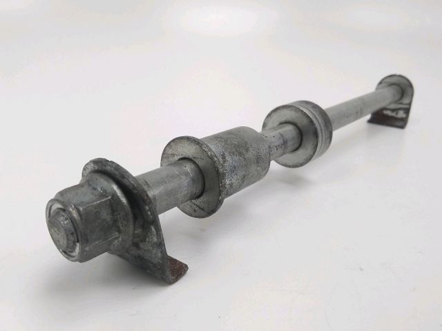 AXE DE ROUE ARRIERE
