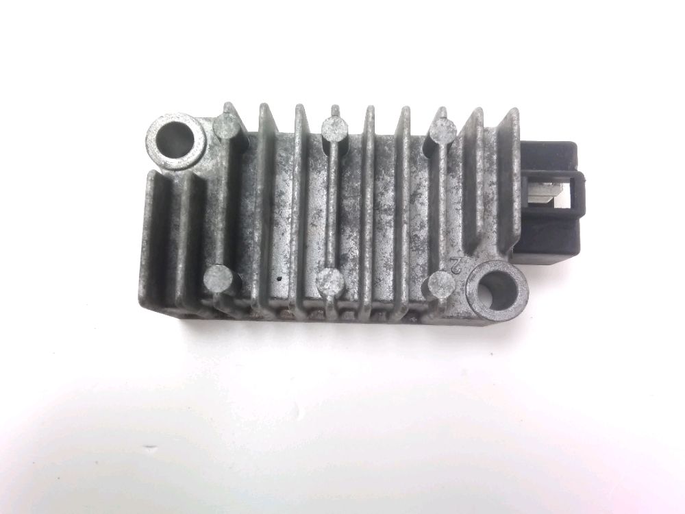 REGULATEUR DE TENSION