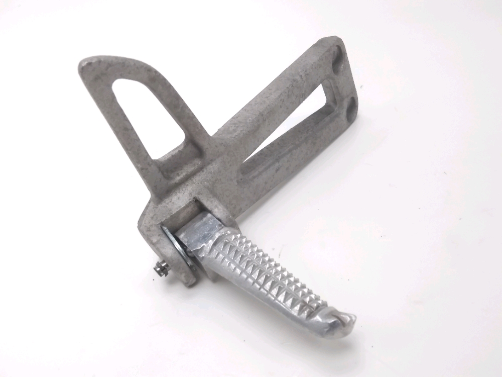 PLATINE ET REPOSE PIEDS ARRIERE DROIT