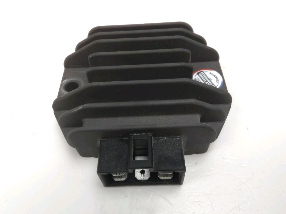 REGULATEUR DE TENSION