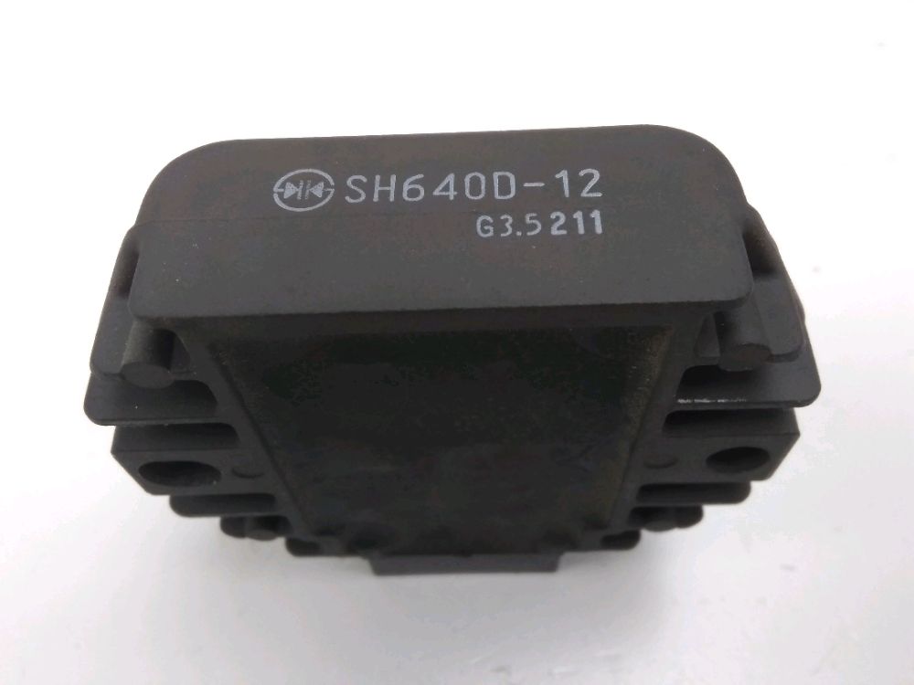 REGULATEUR DE TENSION
