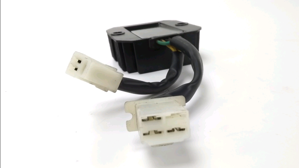 REGULATEUR DE TENSION
