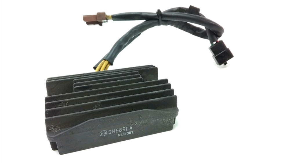 REGULATEUR DE TENSION