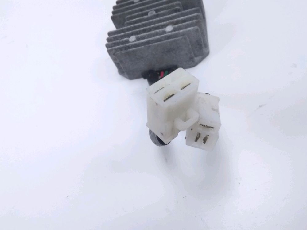 REGULATEUR DE TENSION