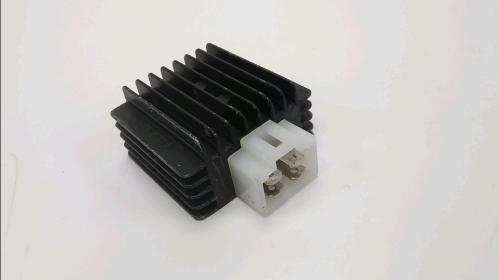 REGULATEUR DE TENSION