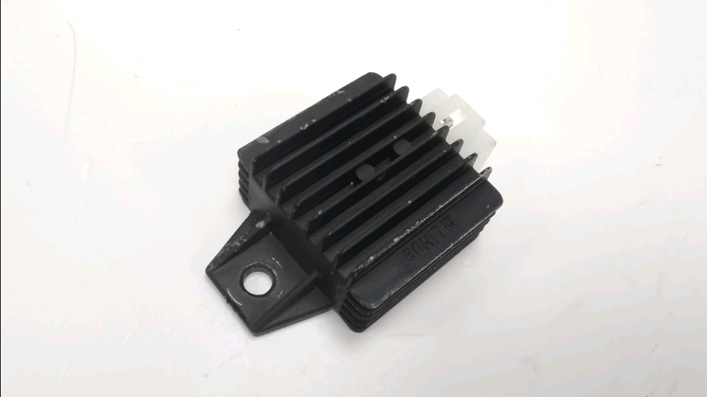 REGULATEUR DE TENSION